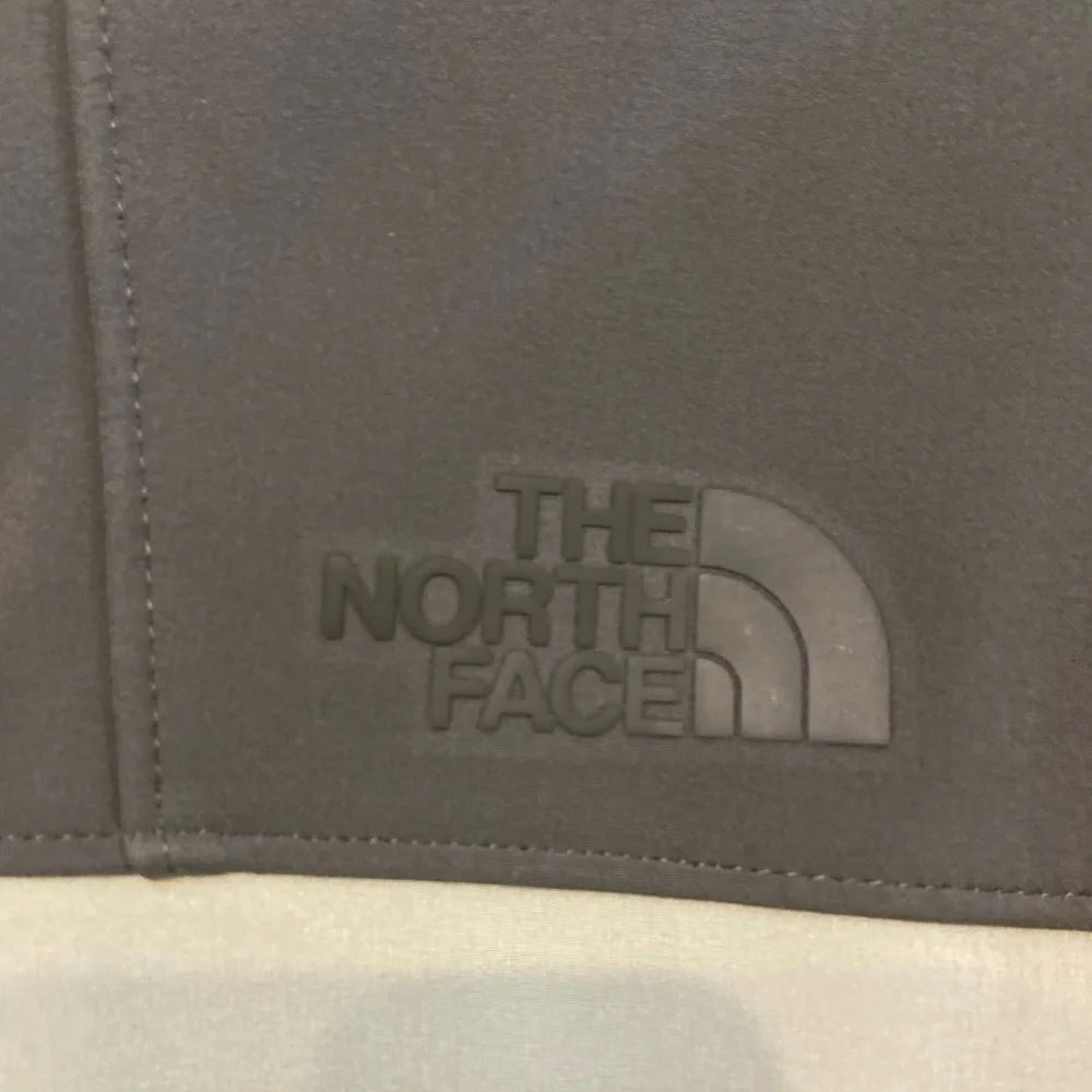 North Face~Men’s Lightweight Neoprene Jacket~ Full Front Zip Closure~Size S/P